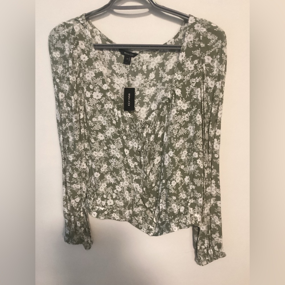Green & White RW & Co Blouse